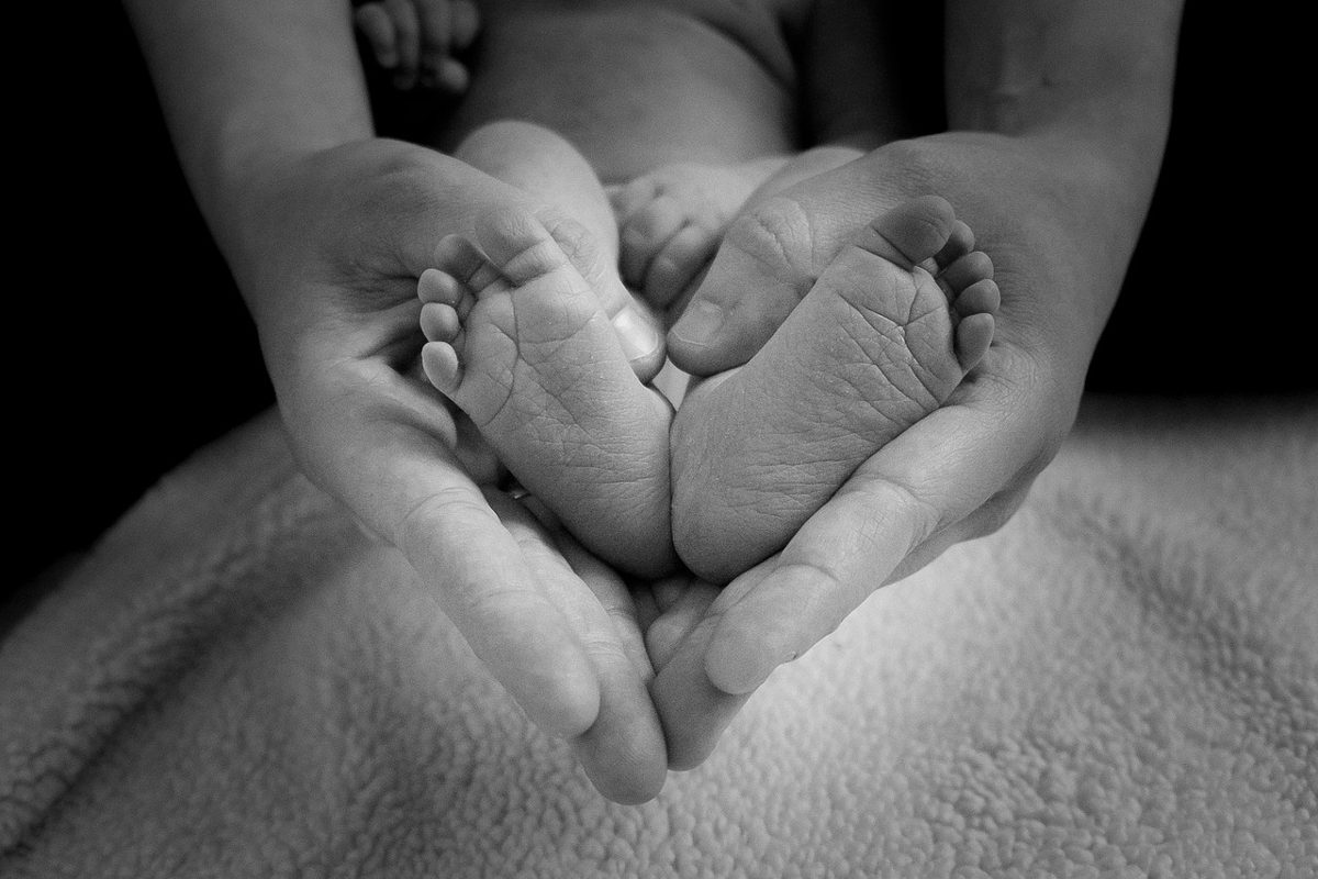 Mãe com bebê recém-nascido